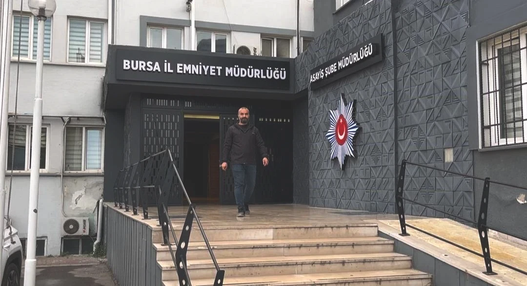 Duvarda asılı fotoğrafla kurtuldu! 1,5 milyon lirasını çaldıracaktı 1